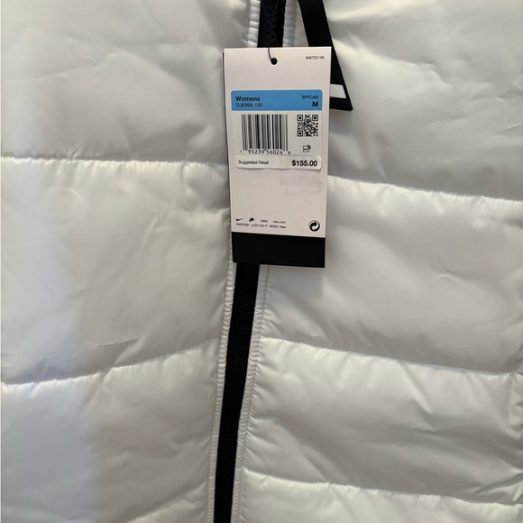 Nike Puffer Coat - Women’s Size Medium - Picture 12 of 12